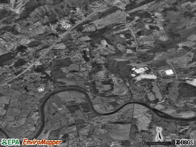 Mascot satellite photo by USGS