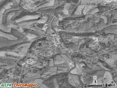 Red Boiling Springs satellite photo by USGS
