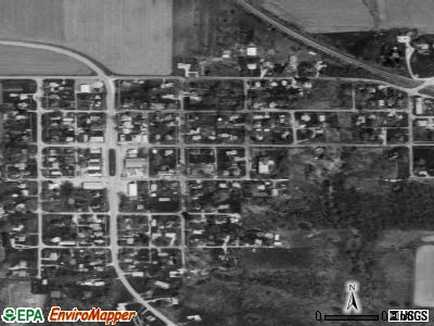Maquon satellite photo by USGS