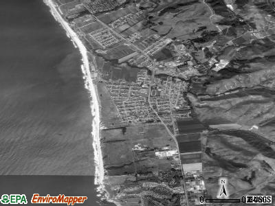 Half Moon Bay satellite photo by USGS