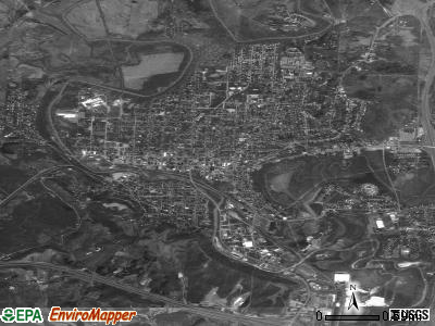 Cambridge satellite photo by USGS