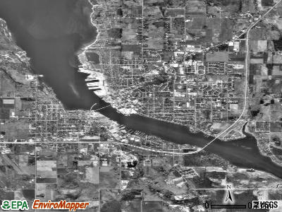 Sturgeon Bay satellite photo by USGS