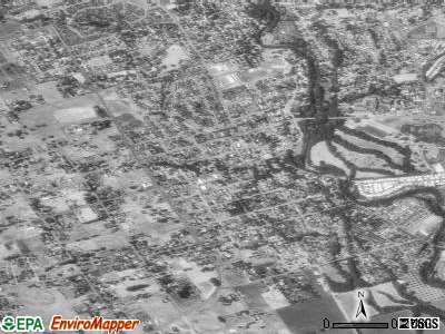 El Verano satellite photo by USGS