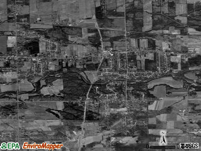 Town Line satellite photo by USGS