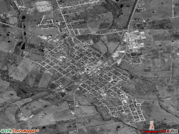 Shiner satellite photo by USGS 