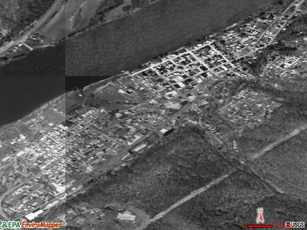 Sistersville satellite photo by USGS 