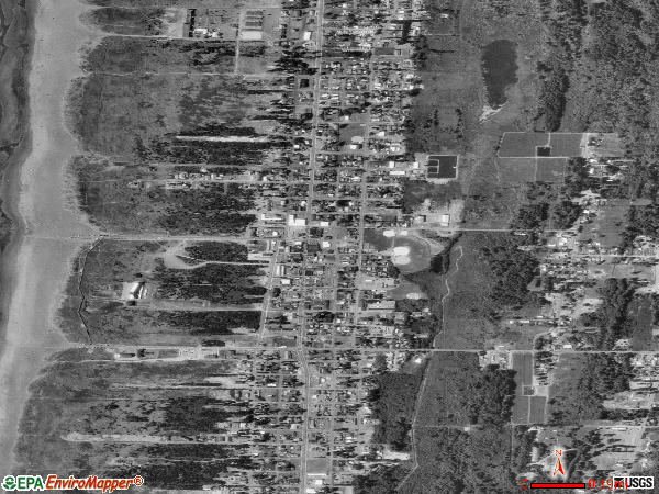 Long Beach satellite photo by USGS 