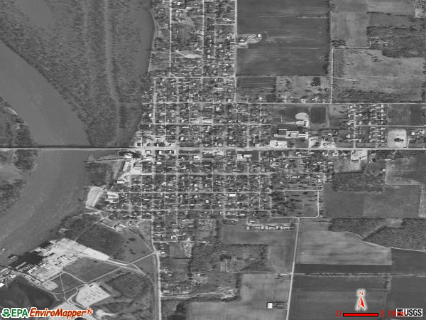 Meredosia satellite photo by USGS 