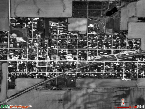 Ipava satellite photo by USGS 