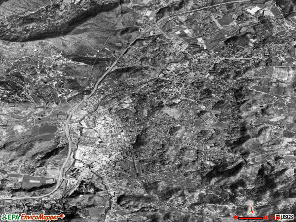 Waynesville satellite photo by USGS 