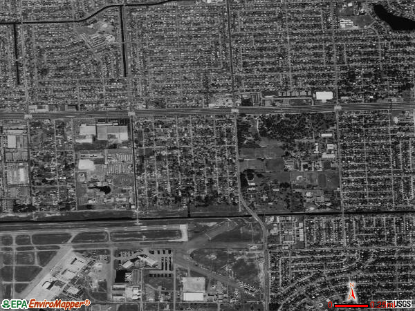 Opa-locka North satellite photo by USGS 