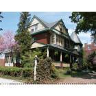 New Oxford: Victorian Queen Ann style bed and breakfast in town