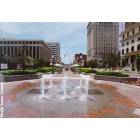 Canton: : Fountain In Central Plaza