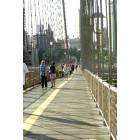 New York: : Brooklyn Bridge pedestrian walkway