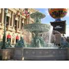 Las Vegas: : Fountain in front of Paris Hotel.