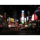 New York: : Times square at night