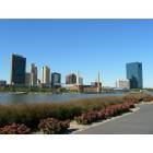 Toledo: : Toledo, OH on the banks of the Maumee River