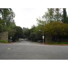 Beverly Hills: : Entrance to Trousdale Estates subdivision of BH