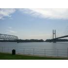 Quincy: Memorial Bridge and Bayview Bridge Across The Mississippi