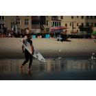 Long Beach: surfer