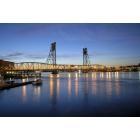 Portsmouth: memorial bridge