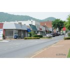 Scottsboro: Looking onto the town square down Broad Street at the corner of Peachtree Street