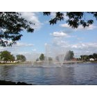 Albert Lea: : Fountain Lake, Fountains, looking toward Bridge Ave