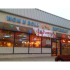 Bethpage: Wok and Roll Restaurant (Chinese and Japanese cuisine)