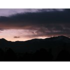 Colorado Springs: View of the mountain range at sunset