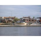 Dixon: Dixon Riverfront Plaza (viewing South from Lincoln Statue Dr.)