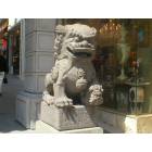 San Francisco: : Lion at entrance to Chinatown, San Francisco