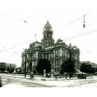 Muncie: : The First Court House
