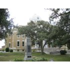 De Ridder: : Beauregard Parish Veteran's Monument and Beauregard Parish Courthouse
