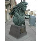 Rapid City: : Rapid City SD, Mitakuye Oyasin, Bronze Statue