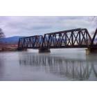 Warren: Train trestle bridge across the Allegheny River