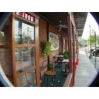 Plant City: Whistle Stop Cafe's outdoor eating patio