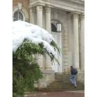 Fayetteville: : University of Arkansas campus, Old Main in Winter