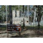 Ormond Beach: Ruins of the old mill at Tomoka State Park.
