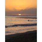 Honolulu: WAIKIKI BEACH SUNSET