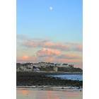 Hampton: The moon over Hampton beach