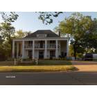 Guthrie: picture of historical southern colonial style house