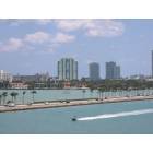 Miami: View of Miami from cruise boat
