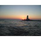 Ludington: Red Sunset is so beautiful to have to come see!!