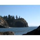 Ilwaco: : Cape Disappointment Lighthouse from the Jetty