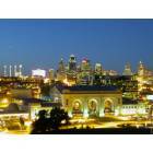 Kansas City: : View of Union Station and downtown Kansas City, MO