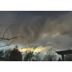 Haysville: Haysville,kansas storm clouds are moving in,it looks ominius.