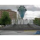 Council Bluffs: Bayliss Park Fountain with jets just starting to lift