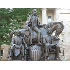 Raleigh: Statue depicting the three presidents who came from North Carolina