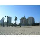 Long Beach: : Beachfront condos and apartments