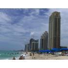 Sunny Isles Beach: Sunny Isles Beach 183rd Street, South towards La Perla Pier & The Newport Hotel